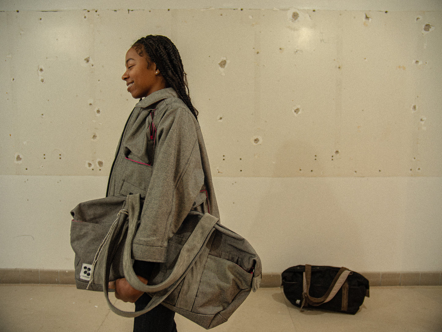 RHIW DUFFLE BAG (Grey & Pink)